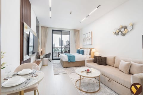 Luxury Studio, Balcony, City View | Egyptian cotton sheets, premium bedding, in-room safe