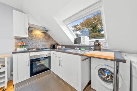 Apartment, 3 Bedrooms | Private kitchen