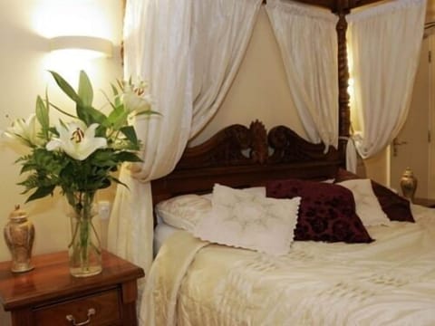 Double Room, Ensuite (Four Poster Bed)