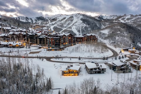 Private Deer Valley Mountain-Modern Home w/ Hot Tub, Outdoor Seating, Firetable