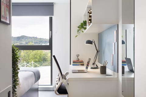 Double Room, Non Smoking | Blackout drapes, iron/ironing board, free WiFi