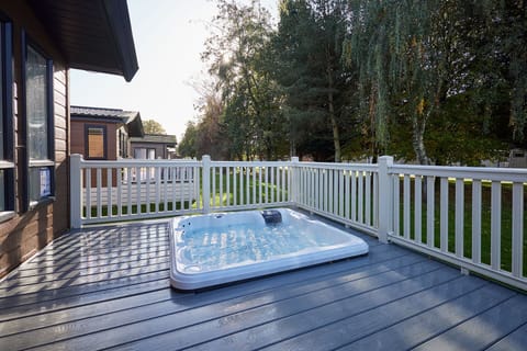Lucky Lodge, Allerthorpe Golf & Country Park, York - Host & Stay