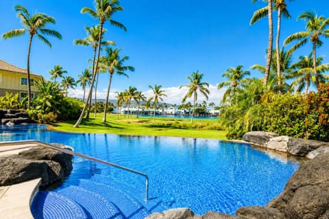 Outdoor pool, free cabanas, pool umbrellas