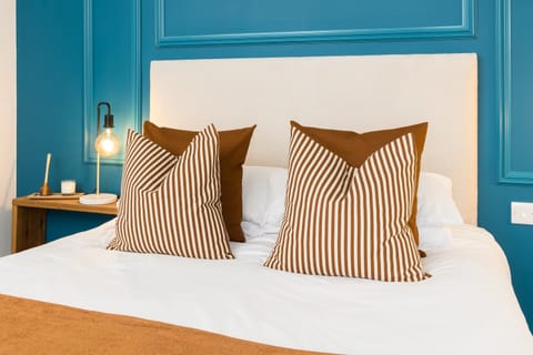 King Size Bed.