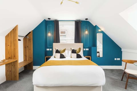 King Size Bed.