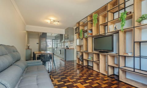Basic Apartment | Living area