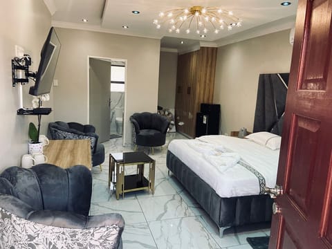 Luxury Room, Non Smoking | Iron/ironing board, free WiFi