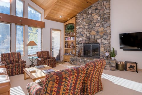 Pinnacles Townhome  (14)