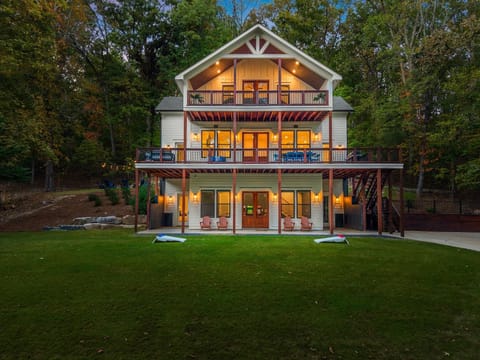 Welcome to Waters Edge — your lakefront escape on beautiful Lake Lanier.