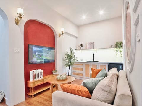 Premium Studio, City View | Living area | 50-inch flat-screen TV with satellite channels, Netflix