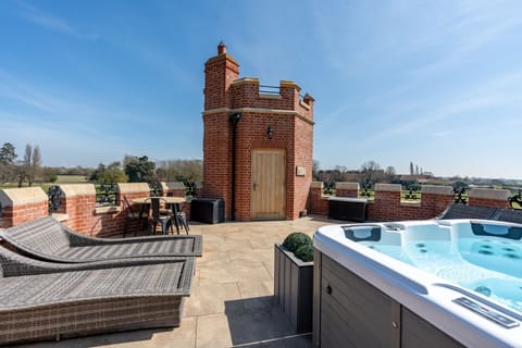 The hot tub at Priory Lodge, Essex