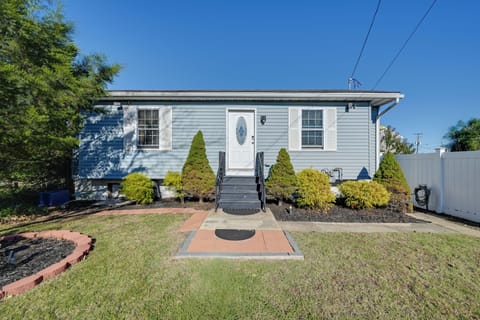 Wildwood Vacation Rental | 3BR | 1BA | 1,578 Sq Ft | 5 Steps to Enter