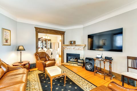 Niagara Falls Vacation Rental | 8BR | 5BA | Steps Required | 3,800 Sq Ft