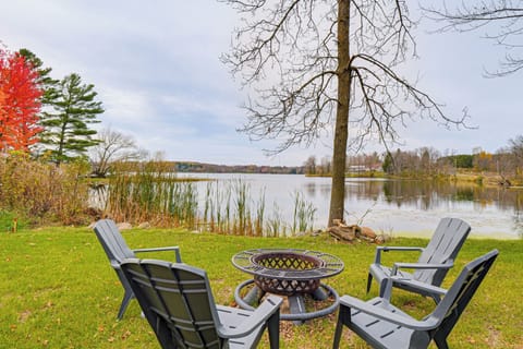 Luck Vacation Rental | 2BR | 1.5BA | 4 Steps to Enter | 648 Sq Ft