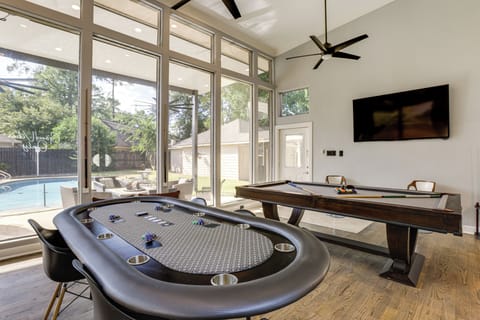 Houston Vacation Rental | 4BR | 3BA | 3,308 Sq Ft | 2 Small Steps Required