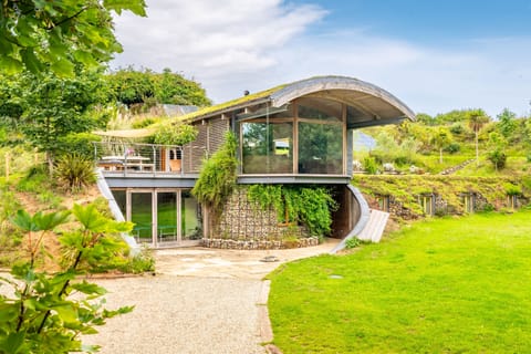 Sedum House, Gimingham: Embedded in to the landscape and so close to the stunning North Norfolk coast