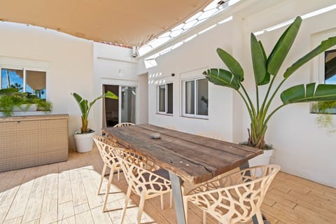 Exterior dining table