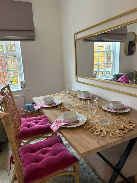 Apartment, 1 Bedroom, Patio | Dining room