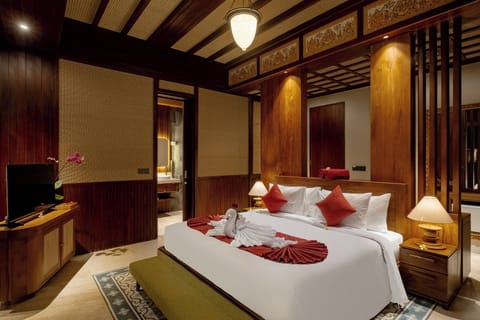 Suite, Garden View | Minibar, free WiFi