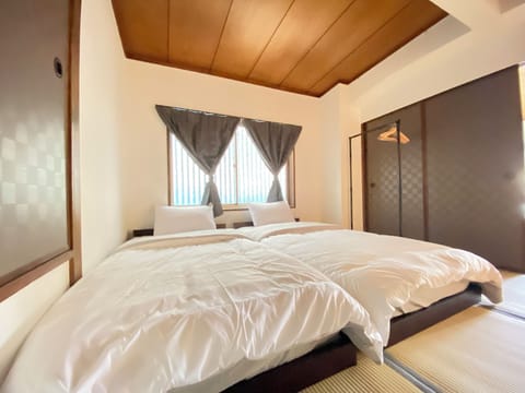 Room, Multiple Beds, Non Smoking, Kitchen | Free WiFi