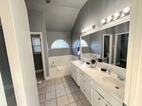 Free toiletries, soap, shampoo, toilet paper