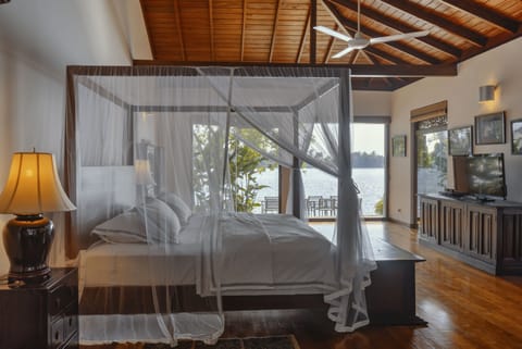 5 bedrooms, premium bedding, in-room safe, desk