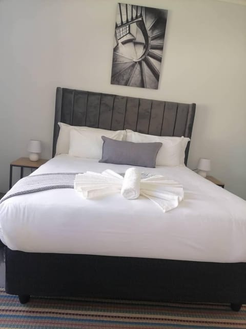 Standard Single Room, Non Smoking, Air conditioning | Desk, laptop workspace, iron/ironing board, WiFi (free)