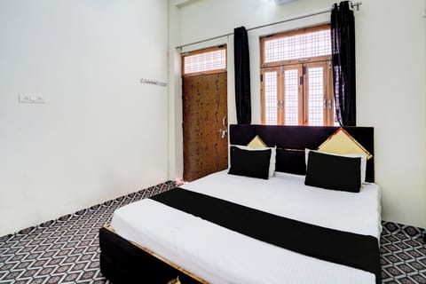 Standard Room | Rollaway beds, free WiFi, bed sheets