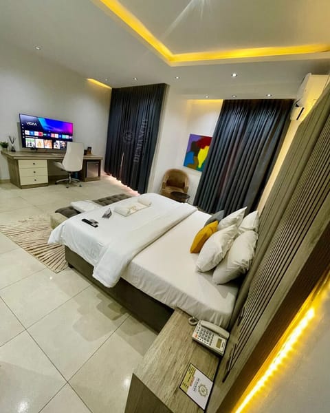 Desk, laptop workspace, free WiFi