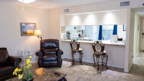 Apartment, 2 Bedrooms | Interior