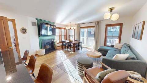 Home Decor, Building, Furniture, Indoors, Living Room