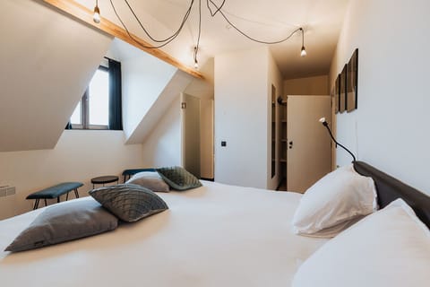 Deluxe Double Room, 1 King Bed, Non Smoking, Garden View | Blackout drapes, soundproofing, free WiFi, bed sheets