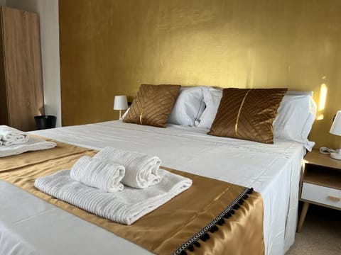 Classic Double or Twin Room | Desk, free WiFi