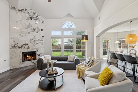 Open Concept: Spacious living area, perfect for large group gatherings.
