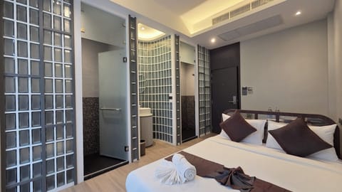 Superior Room, Balcony | Desk, soundproofing, free WiFi