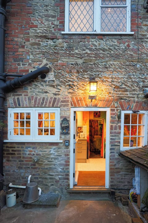 House, 2 Bedrooms | Exterior detail