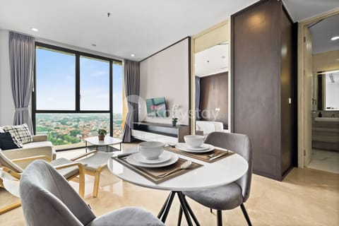 Apartment, 1 Bedroom, City View | Dining room