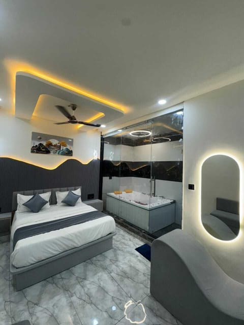 Deluxe Double Room, City View