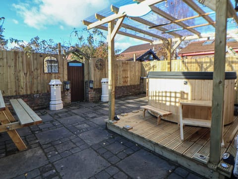 Cottage | Property grounds