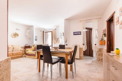 Apartment | Living area | Flat-screen TV