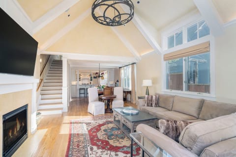 1.03-telluride-pacific-house-living-room