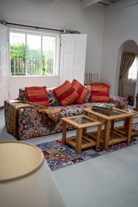 Open plan lounge/diner with large kitchen
