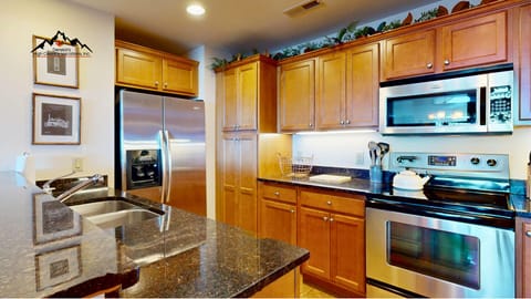 Kitchen with Breakfast Bar
