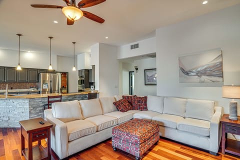 Living Room | Free WiFi | Central A/C