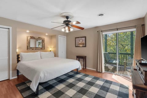 Condo, Multiple Beds, Balcony (River Song) | 2 bedrooms, individually decorated, individually furnished, bed sheets
