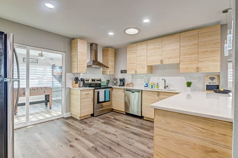 Fully equipped kitchen with everything you need to make your favorite meals