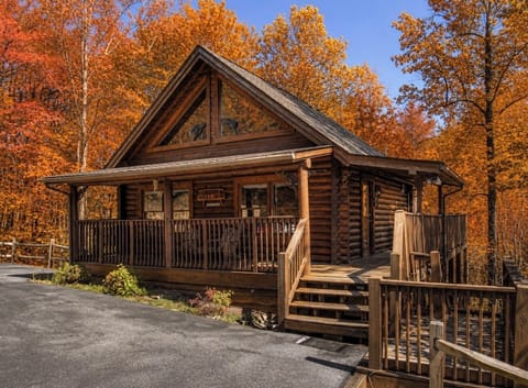 View of the front of the cabin!