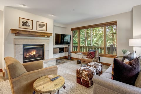 Furniture, Indoors, Living Room, Couch, Fireplace
