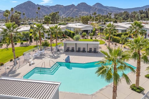 The vibrant colors of desert-chic landscaping.