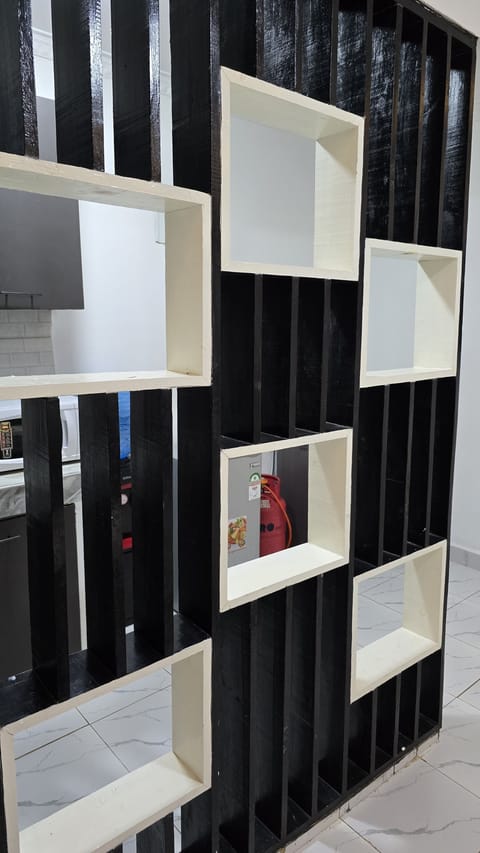 Deluxe Apartment | Private kitchen | Mini-fridge, microwave, oven, stovetop